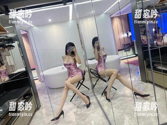 葛征 微密圈 - 葛征的睡衣照,不需要“圣光”,只是安静的美。