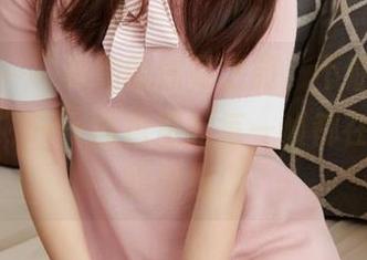 蜜桃社 – “美绪的油亮之旅，不油腻反而更吸引”——图包里的每一帧都在挑逗我的视线。