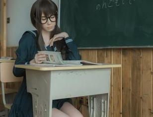 原图见证:西园寺南歌与职业装的斗智斗勇,居然在这组作品中放飞自我!