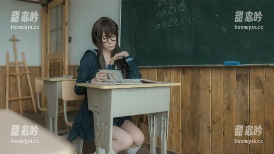 原图见证：西园寺南歌与职业装的斗智斗勇，居然在这组作品中放飞自我！
