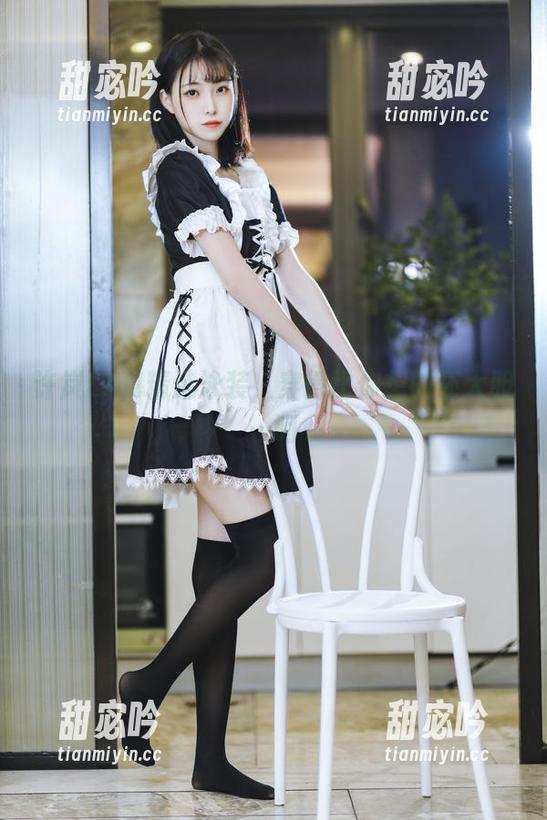 许岚LAN精选泳装，穿得比你想的还大胆…呵