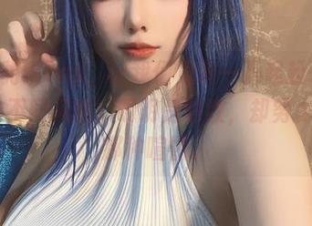 最新豹纹cos,让我们见识一下起起子vvvv的不同风格,明明是豹纹,却努力偏离那种喧嚣。