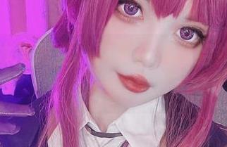 雪猫在体操服里,董事会建议给她披个毛毯