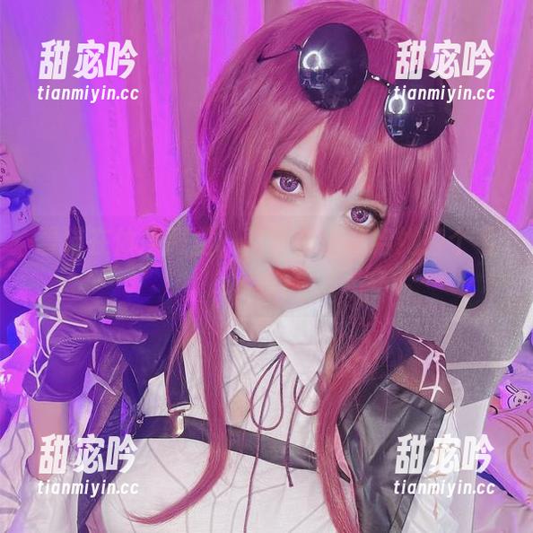 雪猫在体操服里，董事会建议给她披个毛毯