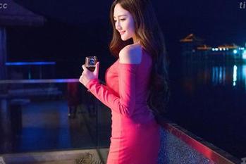 青豆客 – 这边是绮里嘉ula的连体衣精选，看着看着突然觉得好想试试
