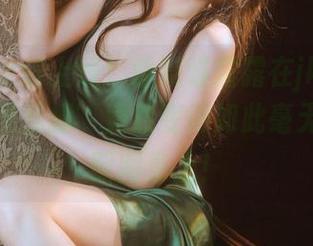 无圣光自信上线！香草喵露露在jk制服里的‘随便乱撞’竟然变得如此毫无节操，配图奉上！